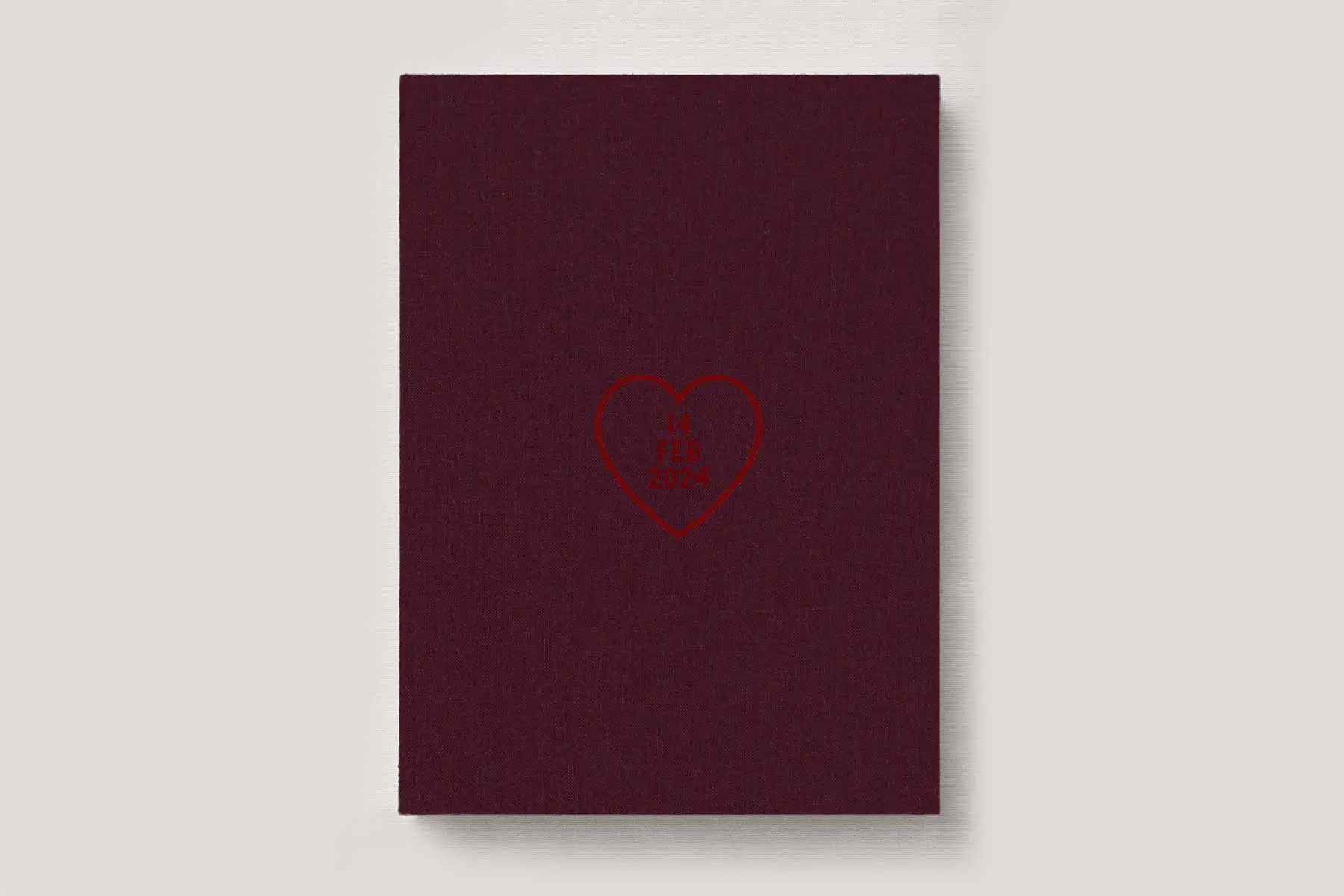 Premium Wedding Photo Album with luxe linen cover in colour Imperial Red. Available in 3 formats; Landscape (horizontal), Square & Portrait (vertical) in 3 sizes; small, medium and large photo albums.