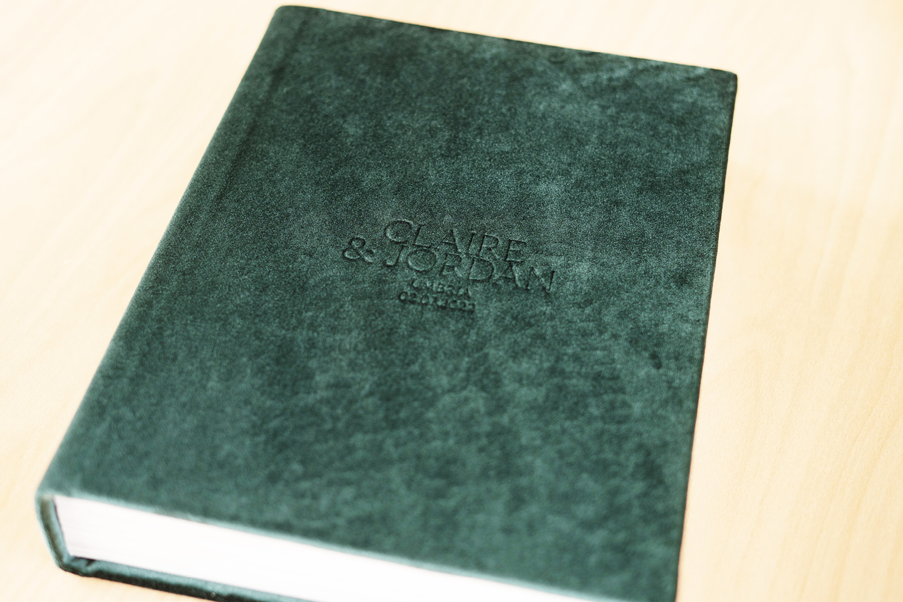 Velvet Emerald Green, a cosy rich hue for a winter wedding album